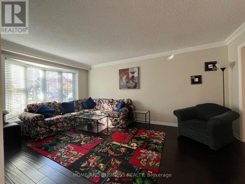 2639 Hayford Court, Mississauga, ON - Indoor Photo Showing Living Room