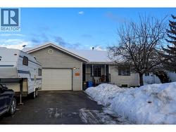 Front Driveway / Garage - 