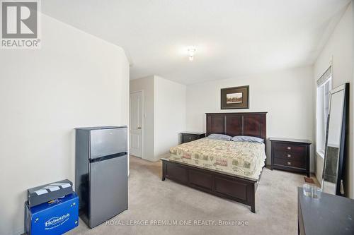 31 - 19 Foxchase Avenue, Vaughan, ON - Indoor Photo Showing Bedroom