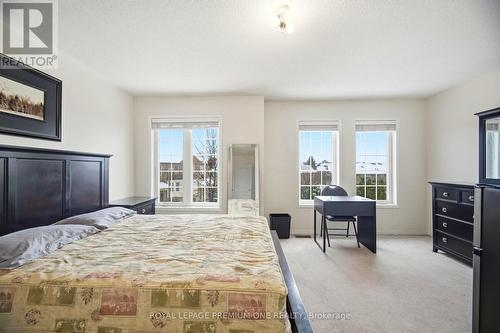 31 - 19 Foxchase Avenue, Vaughan, ON - Indoor Photo Showing Bedroom