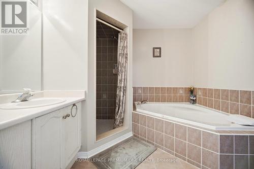 31 - 19 Foxchase Avenue, Vaughan, ON - Indoor Photo Showing Bathroom