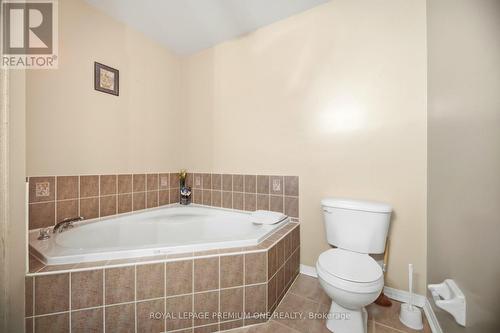 31 - 19 Foxchase Avenue, Vaughan, ON - Indoor Photo Showing Bathroom