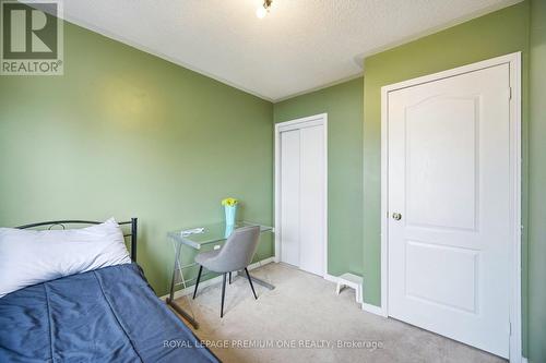 31 - 19 Foxchase Avenue, Vaughan, ON - Indoor Photo Showing Bedroom