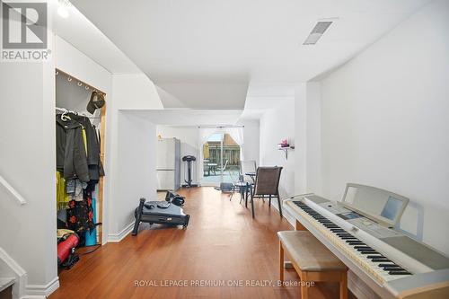 31 - 19 Foxchase Avenue, Vaughan, ON - Indoor