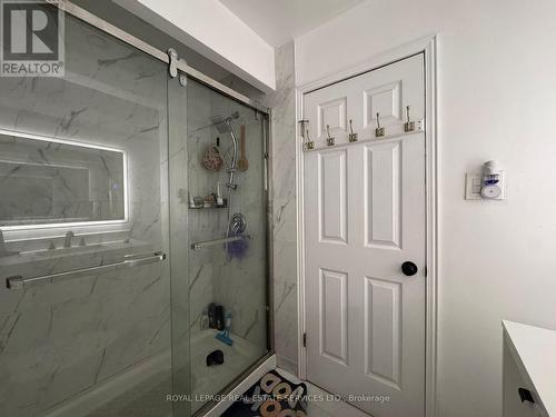 30 Obermeyer Drive, Kitchener, ON - Indoor Photo Showing Bathroom