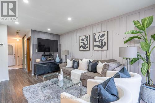 27 KINGSWOOD DRIVE  Brampton, ON L6V 2X5