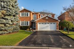460 HEDGEROW LANE  Oakville, ON L6H 4V8