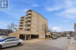 601 - 21 EAST AVENUE  Hamilton, ON L8N 2T3