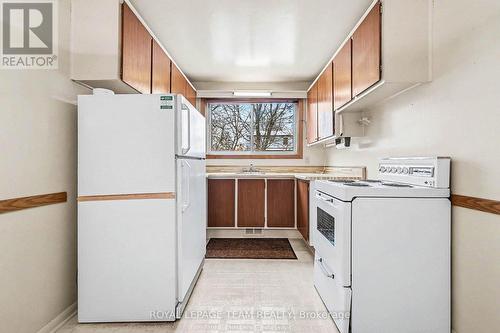 906 Ivanhoe Avenue, Ottawa, ON - Indoor
