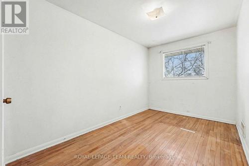 906 Ivanhoe Avenue, Ottawa, ON - Indoor Photo Showing Other Room