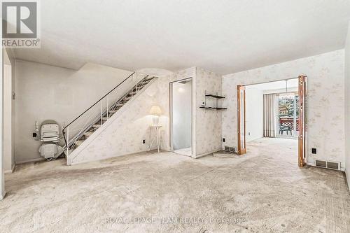 906 Ivanhoe Avenue, Ottawa, ON - Indoor Photo Showing Other Room