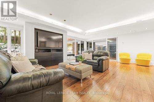 55 Willingdon Road, Ottawa, ON - Indoor Photo Showing Living Room