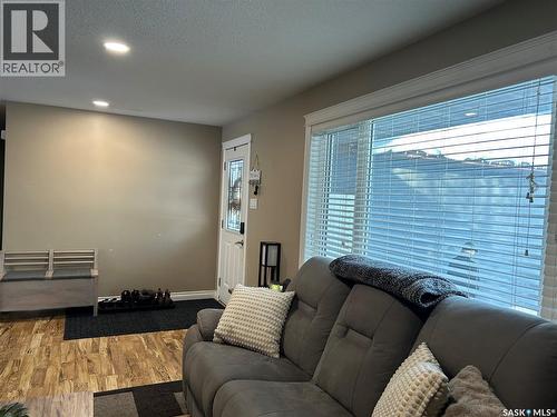 816 8Th Avenue, Rosthern, SK - Indoor Photo Showing Living Room