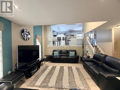 15 Gees Way, Cambridge, ON - Indoor Photo Showing Other Room