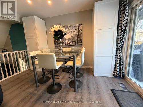 15 Gees Way, Cambridge, ON - Indoor Photo Showing Dining Room