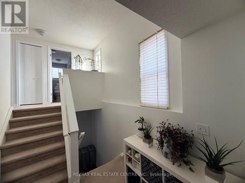 15 Gees Way, Cambridge, ON - Indoor Photo Showing Other Room