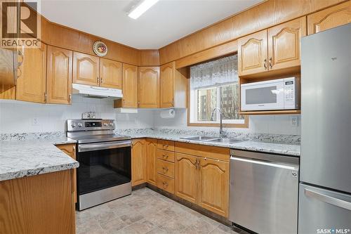 111 103 Keevil Crescent, Saskatoon, SK - Indoor Photo Showing Kitchen With Double Sink