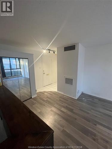 111 Riverside Unit# 511, Windsor, ON - Indoor Photo Showing Other Room