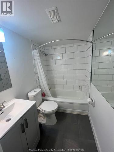 111 Riverside Unit# 511, Windsor, ON - Indoor Photo Showing Bathroom