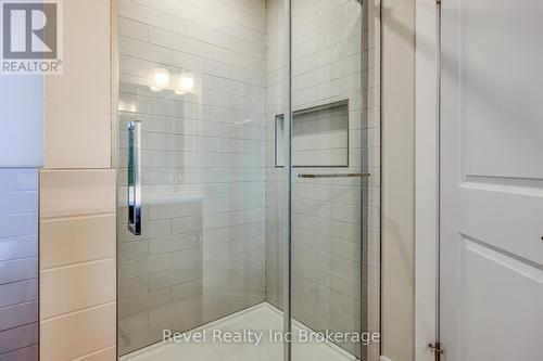 455 Gillespie Street, Woodstock (Woodstock - South), ON - Indoor Photo Showing Bathroom