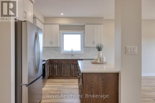 455 Gillespie Street, Woodstock (Woodstock - South), ON - Indoor Photo Showing Kitchen