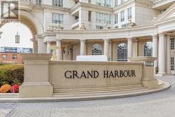 906 - 2287 LAKE SHORE BOULEVARD  Toronto, ON M8V 3Y1