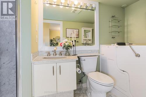 906 - 2287 Lake Shore Boulevard, Toronto, ON - Indoor Photo Showing Bathroom