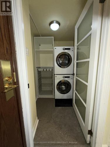 906 - 2287 Lake Shore Boulevard, Toronto, ON - Indoor Photo Showing Laundry Room