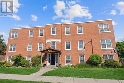 6 - 133 NORTH SERVICE ROAD E  Oakville, ON L6H 1A3