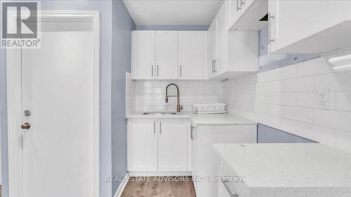 62 Histon Crescent, Brampton, ON - Indoor Photo Showing Kitchen
