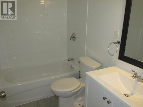 36A Valley Cres, Elliot Lake, ON - Indoor Photo Showing Bathroom