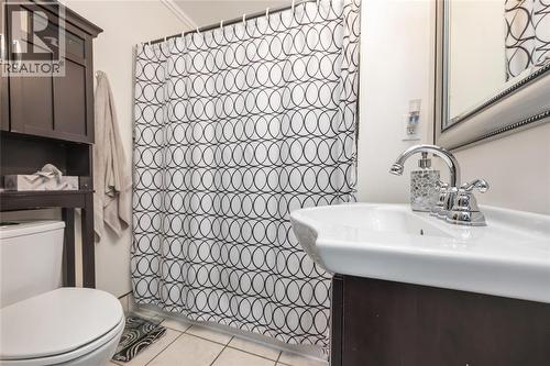 356 Talfourd Street, Sarnia, ON - Indoor Photo Showing Bathroom