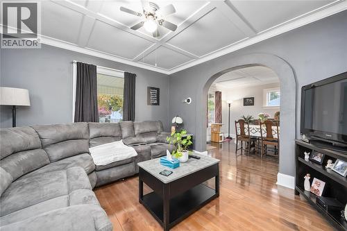 356 Talfourd Street, Sarnia, ON - Indoor Photo Showing Living Room
