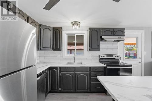 62 Dieppe Ave, Elliot Lake, ON - Indoor Photo Showing Kitchen With Upgraded Kitchen