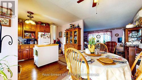 14 Seneca Crescent, Tiny, ON - Indoor Photo Showing Dining Room