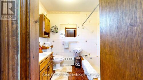 14 Seneca Crescent, Tiny, ON - Indoor Photo Showing Bathroom