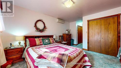 14 Seneca Crescent, Tiny, ON - Indoor Photo Showing Bedroom