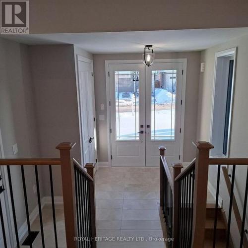 8 St Augustine Drive, Whitby, ON - Indoor Photo Showing Other Room