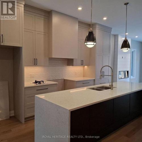 8 St Augustine Drive, Whitby, ON - Indoor Photo Showing Kitchen With Double Sink With Upgraded Kitchen