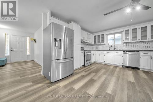 261 Country Hill Drive, Kitchener, ON - Indoor Photo Showing Kitchen With Upgraded Kitchen