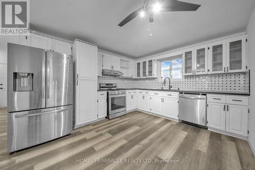 261 Country Hill Drive, Kitchener, ON - Indoor Photo Showing Kitchen With Upgraded Kitchen