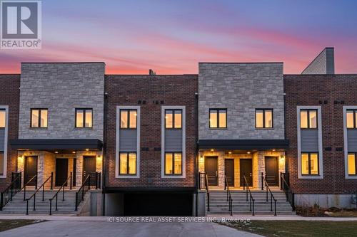 10 - 2 SLESSOR BOULEVARD  Grimsby, ON L3M 5J4