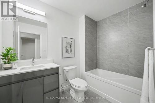 10 - 2 Slessor Boulevard, Grimsby, ON - Indoor Photo Showing Bathroom