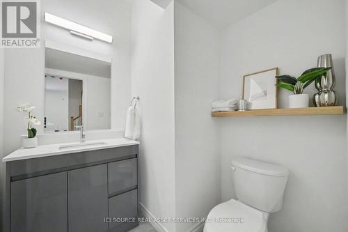 10 - 2 Slessor Boulevard, Grimsby, ON - Indoor Photo Showing Bathroom