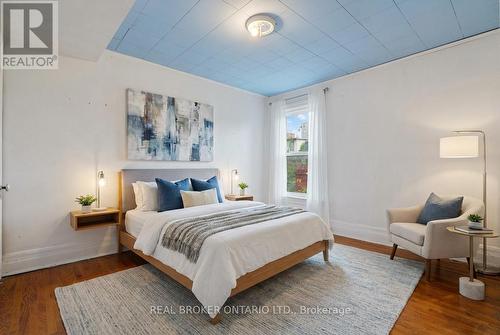 125 Grant Avenue, Hamilton, ON - Indoor Photo Showing Bedroom