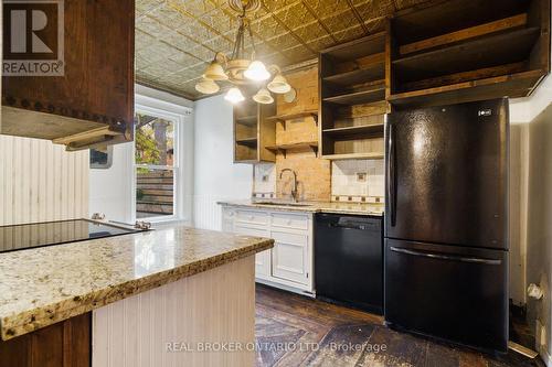 125 Grant Avenue, Hamilton, ON - Indoor Photo Showing Kitchen