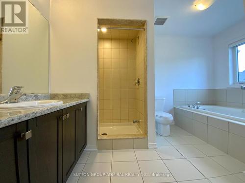 10 Beatty Avenue, Thorold, ON - Indoor Photo Showing Bathroom