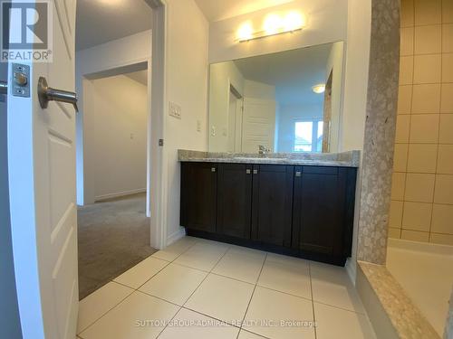 10 Beatty Avenue, Thorold, ON - Indoor Photo Showing Bathroom