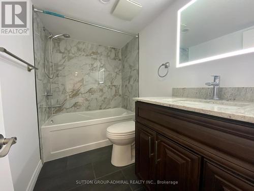 10 Beatty Avenue, Thorold, ON - Indoor Photo Showing Bathroom