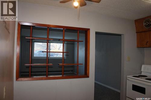 4 2620 5Th Avenue N, Regina, SK - Indoor Photo Showing Kitchen